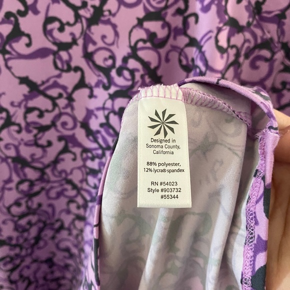 Patterned Athletic Dress - Picture 5 of 5